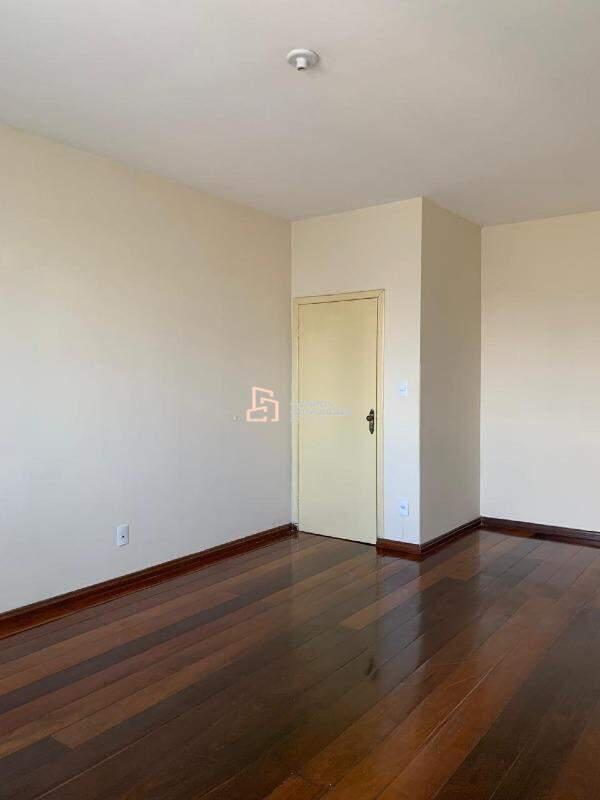 Casa, Flávio Marques Lisboa, 3 Quartos, 2 Vagas, 1 Suíte