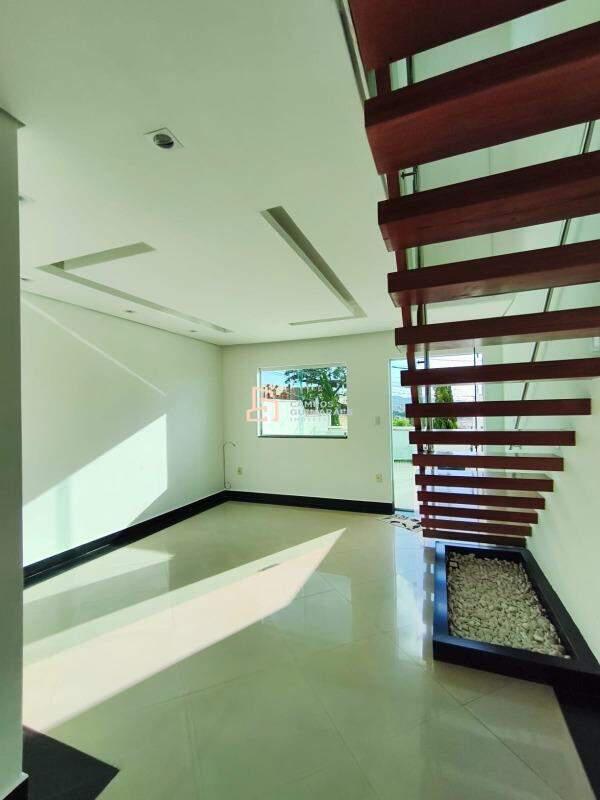 Casa, Masterville, 2 Quartos, 1 Vaga, 1 Suíte