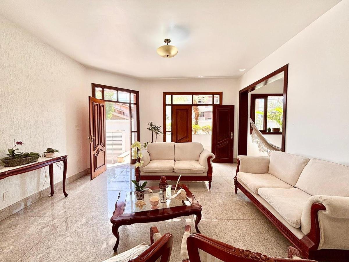 Casa, Castelo, 5 Quartos, 6 Vagas, 2 Suítes