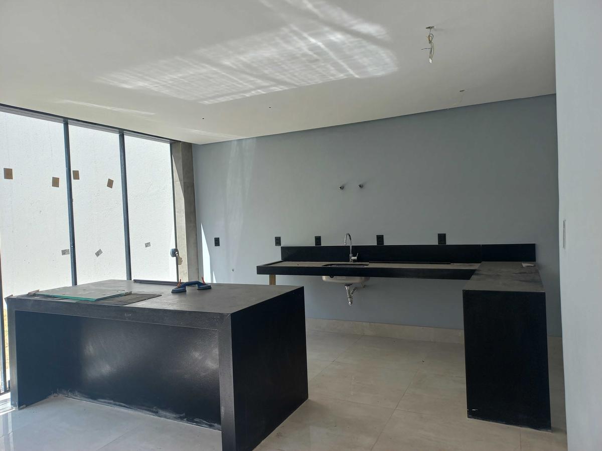 Casa, Fernão Dias, 4 Quartos, 6 Vagas, 1 Suíte