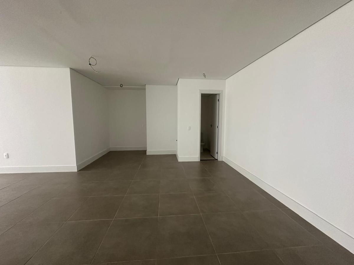 Sala, Lourdes, 1 Quarto, 0 Vaga