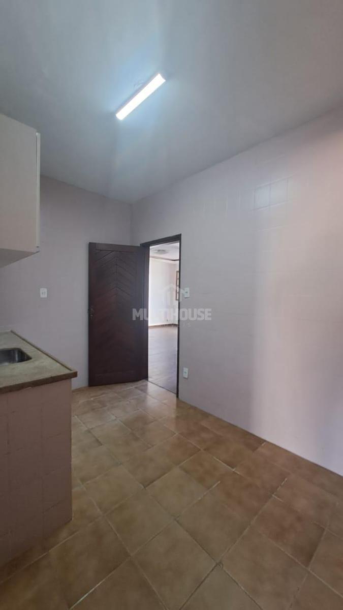 Casa, Candelária, 4 Quartos, 3 Vagas, 1 Suíte