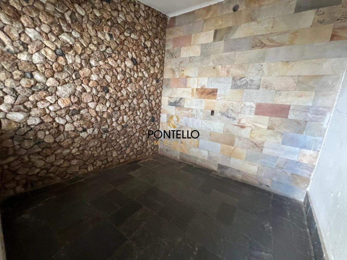 Casa, Centro, 4 Quartos, 2 Vagas, 1 Suíte