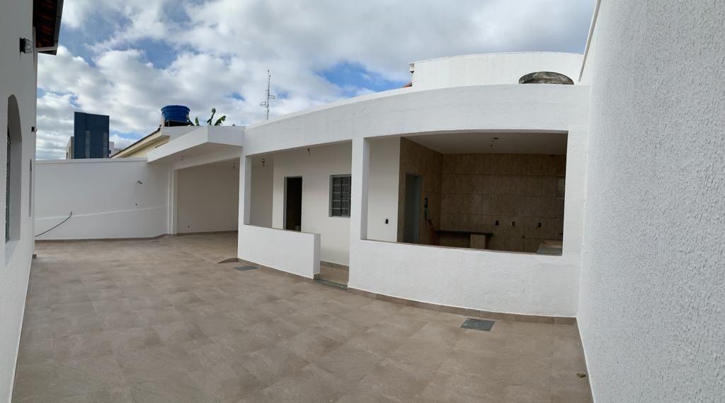 Casa, Candelária, 5 Quartos, 10 Vagas, 1 Suíte