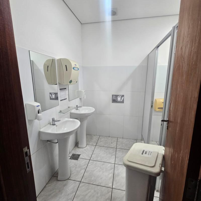 Prédio, Estoril, 0 Quarto, 17 Vagas