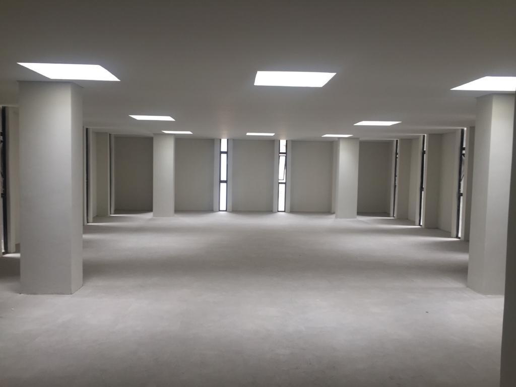 Prédio, Floresta, 0 Quarto, 25 Vagas