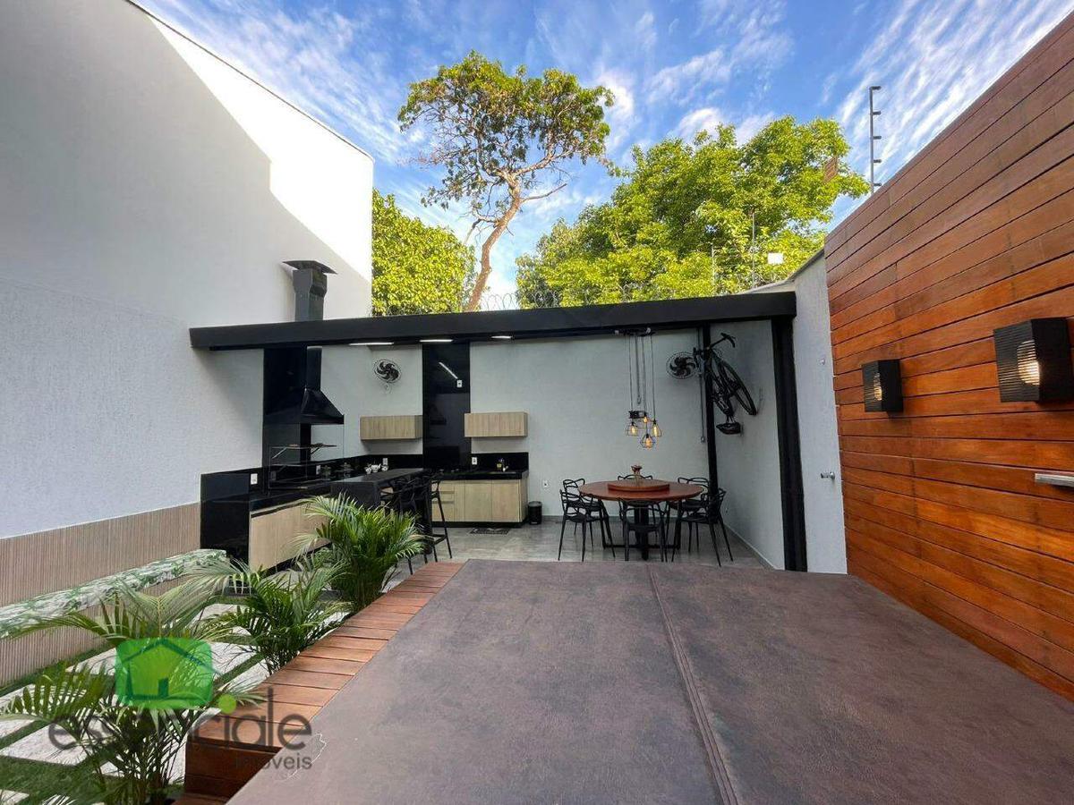 Casa, Europa, 3 Quartos, 3 Vagas, 1 Suíte