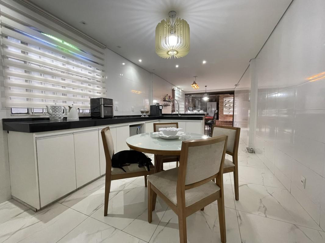 Casa, Jardim Casa Branca, 4 Quartos, 3 Vagas, 1 Suíte