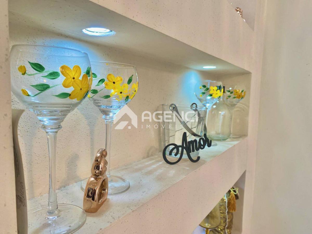 Casa, Santa Maria, 3 Quartos, 0 Vaga, 2 Suítes