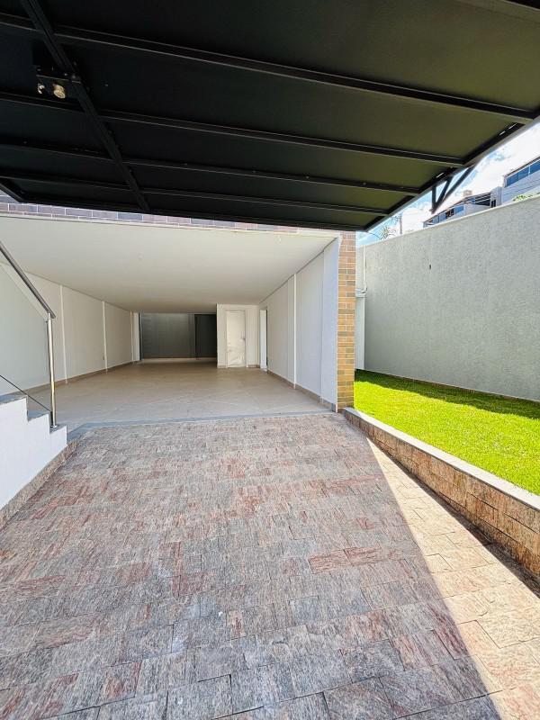 Casa, Cabral, 3 Quartos, 4 Vagas, 1 Suíte