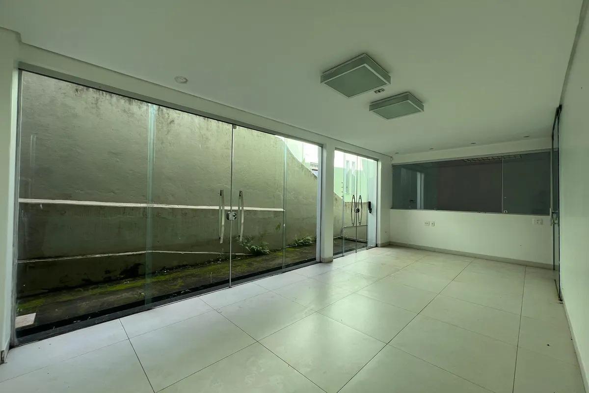 Casa, Santa Lúcia, 7 Quartos, 8 Vagas, 3 Suítes