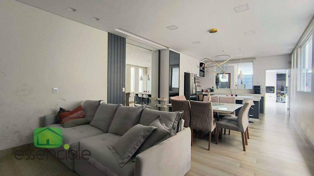 Casa, Europa, 3 Quartos, 4 Vagas, 1 Suíte