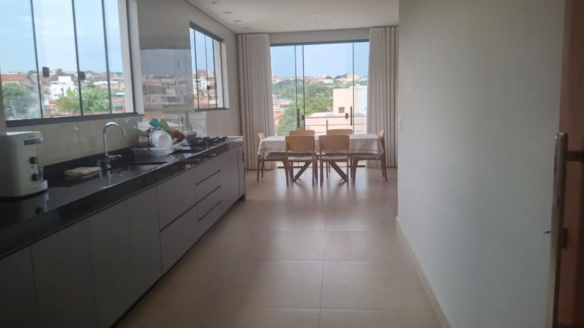 Casa, São Gonçalo, 3 Quartos, 2 Vagas, 1 Suíte