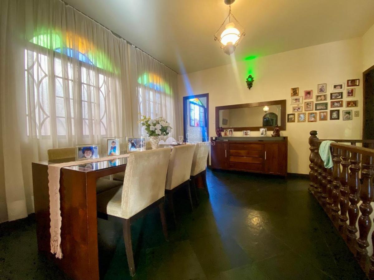 Casa, Santa Branca, 3 Quartos, 4 Vagas, 2 Suítes