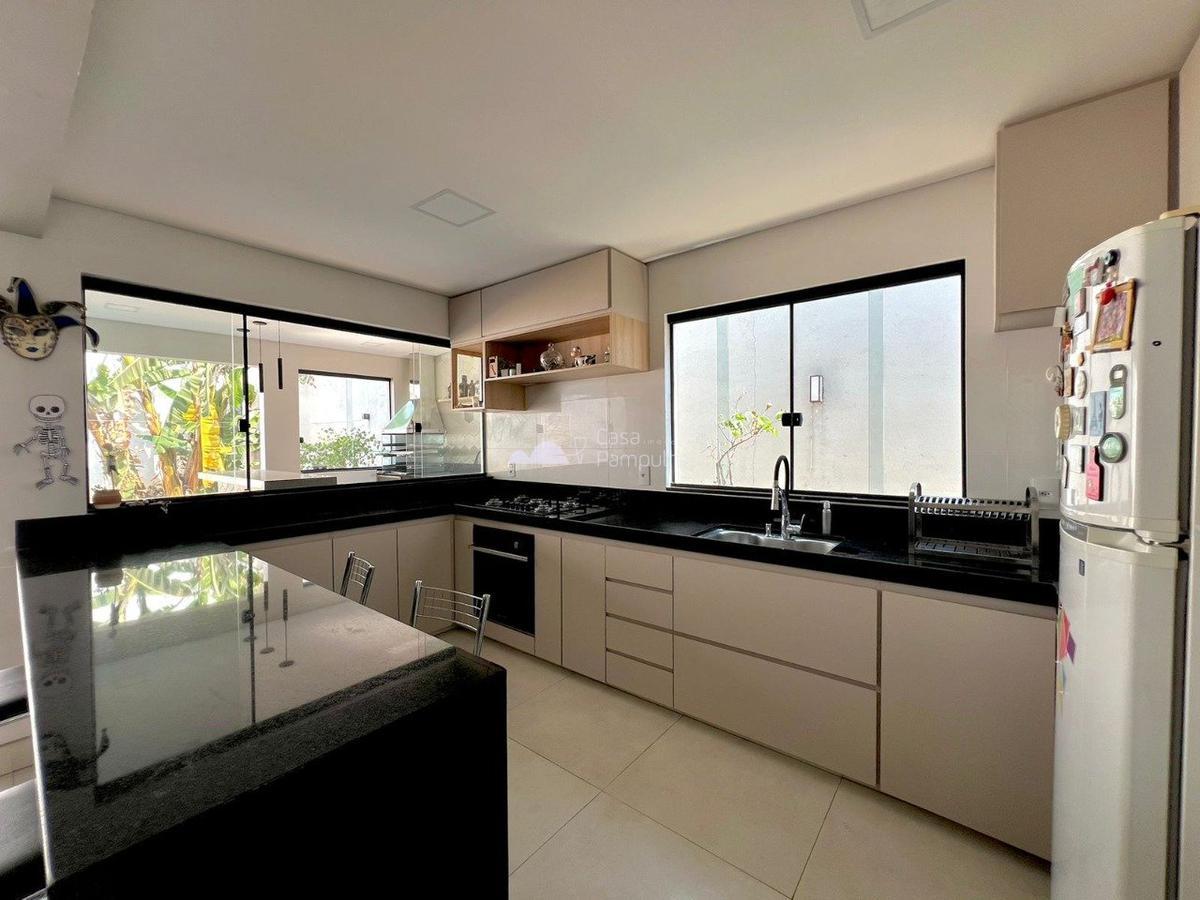 Casa, Planalto, 3 Quartos, 4 Vagas, 1 Suíte