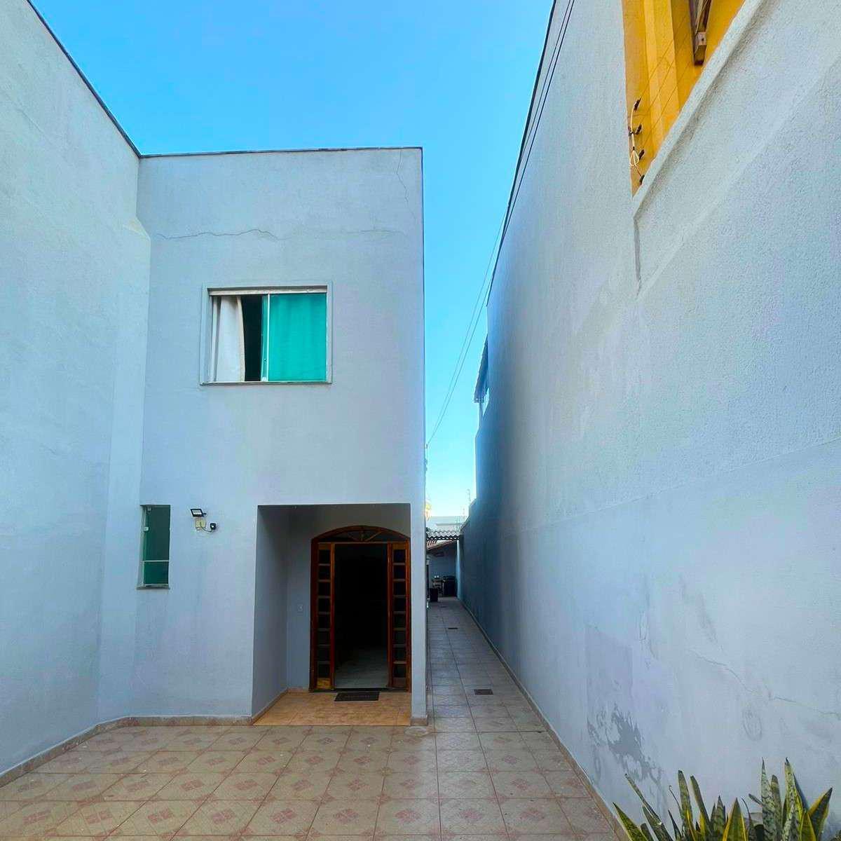 Casa, Dona Clara, 3 Quartos, 2 Vagas, 1 Suíte