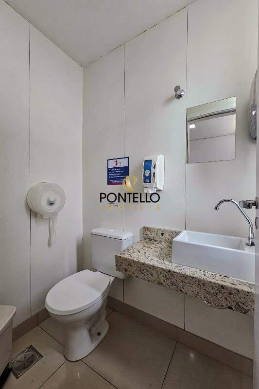 Sala, Estoril, 0 Quarto, 6 Vagas