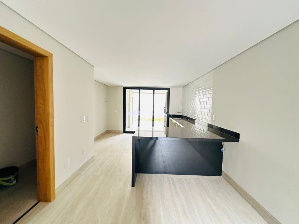 Casa, Jaraguá, 4 Quartos, 3 Vagas, 1 Suíte