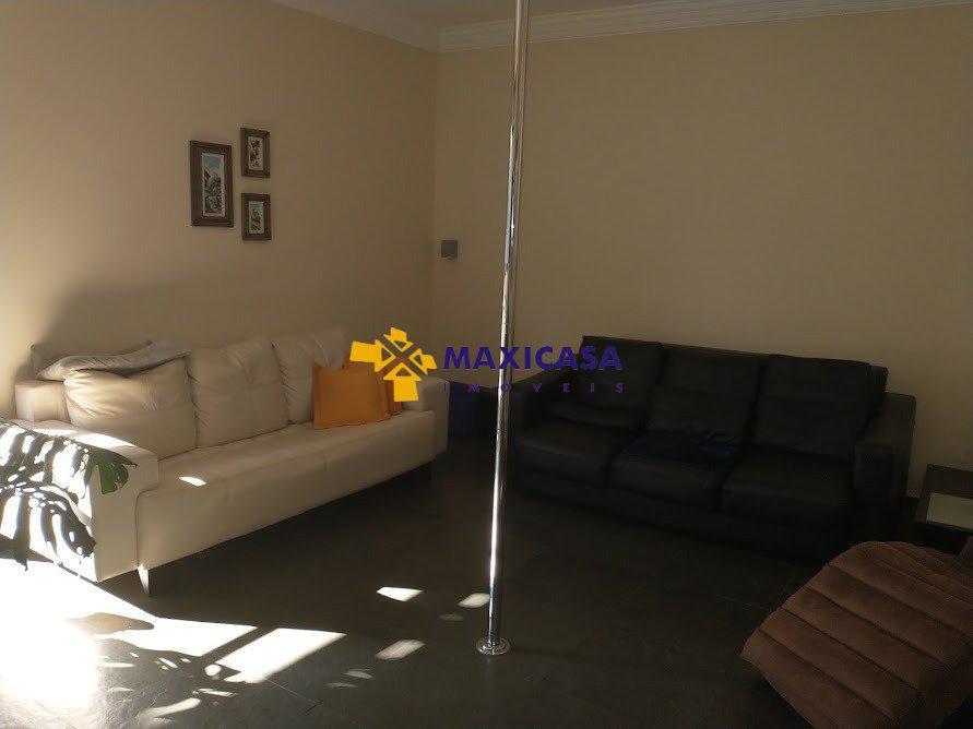 Casa, São José, 4 Quartos, 4 Vagas, 2 Suítes