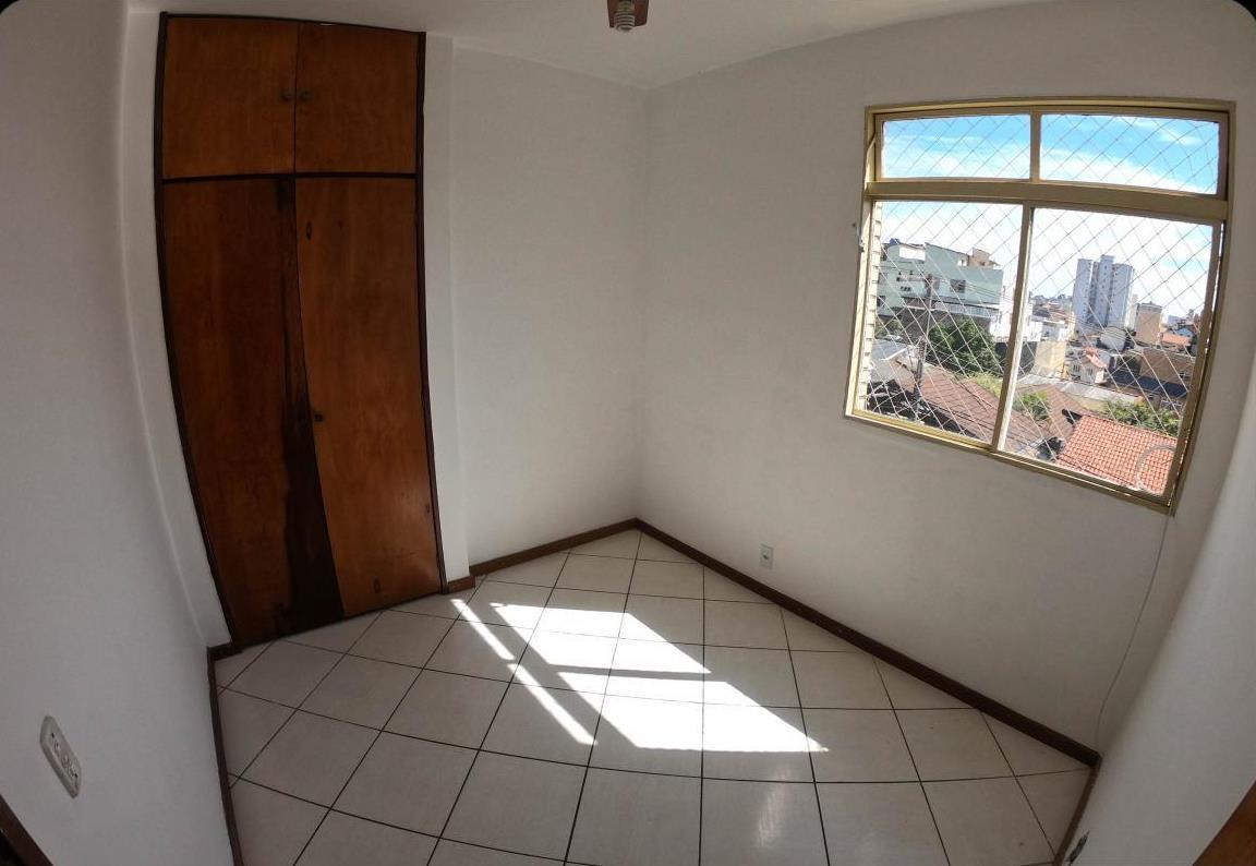 Apartamento, Sagrada Família, 2 Quartos, 1 Vaga, 0 Suíte