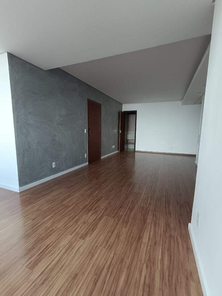Apartamento, Luxemburgo, 4 Quartos, 3 Vagas, 1 Suíte