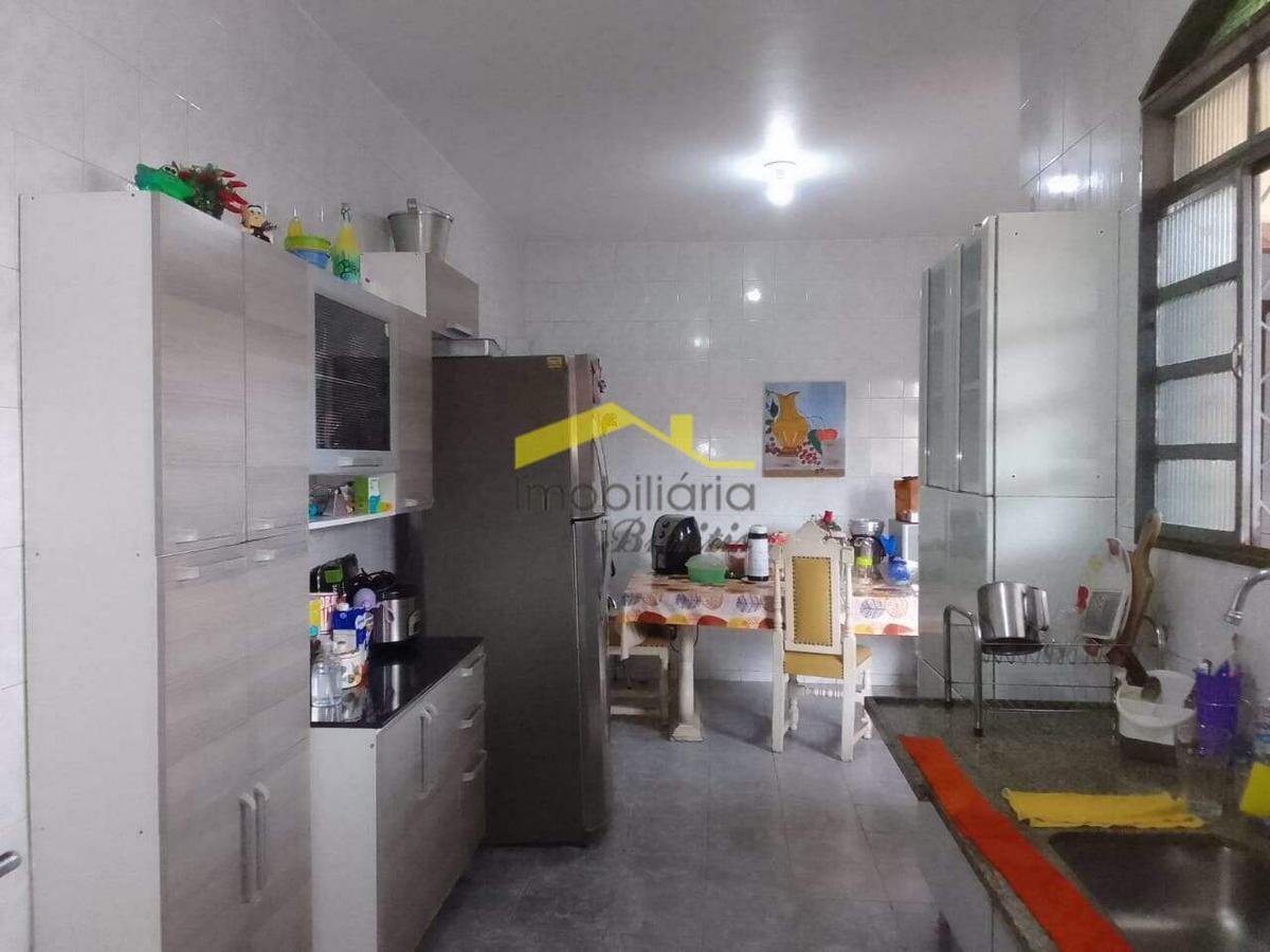 Casa, Betânia, 4 Quartos, 3 Vagas, 1 Suíte