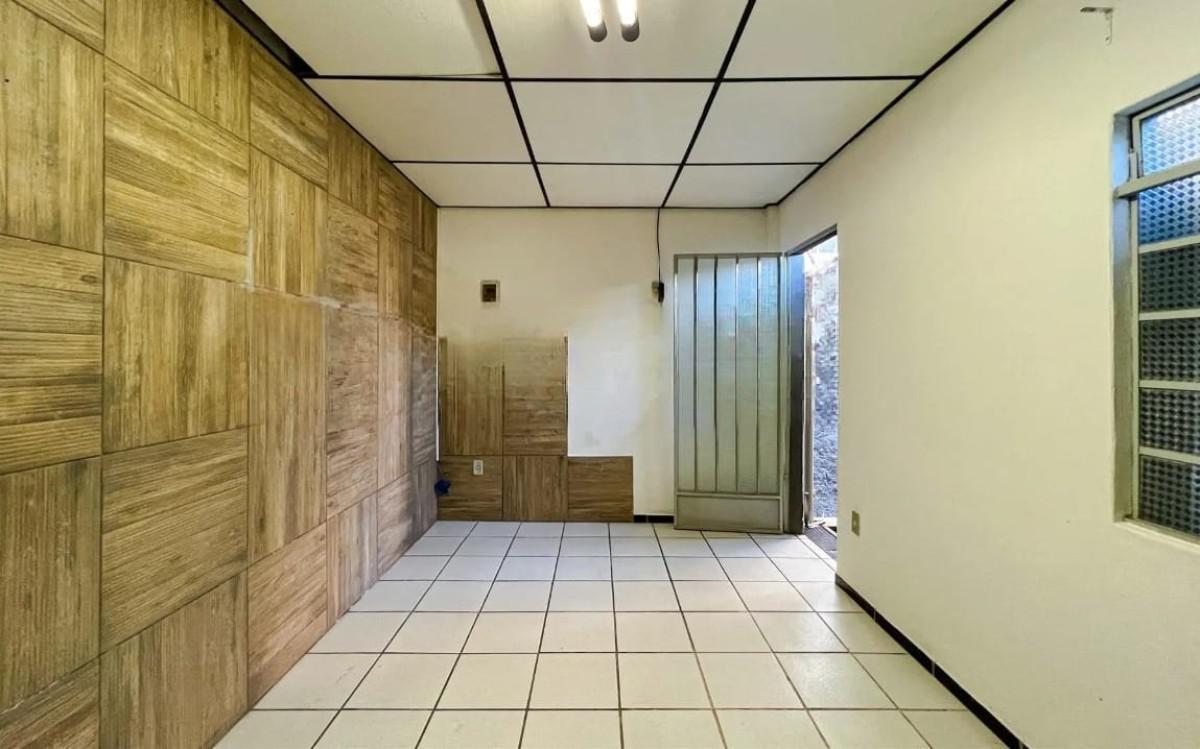 Casa, Sagrada Família, 1 Quarto, 1 Vaga