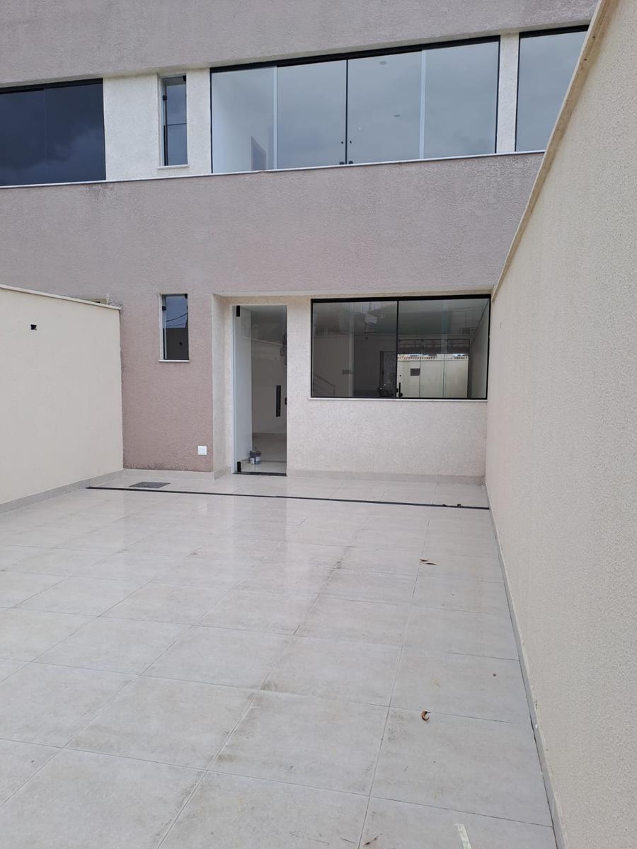 Casa, Santa Branca, 3 Quartos, 4 Vagas, 1 Suíte