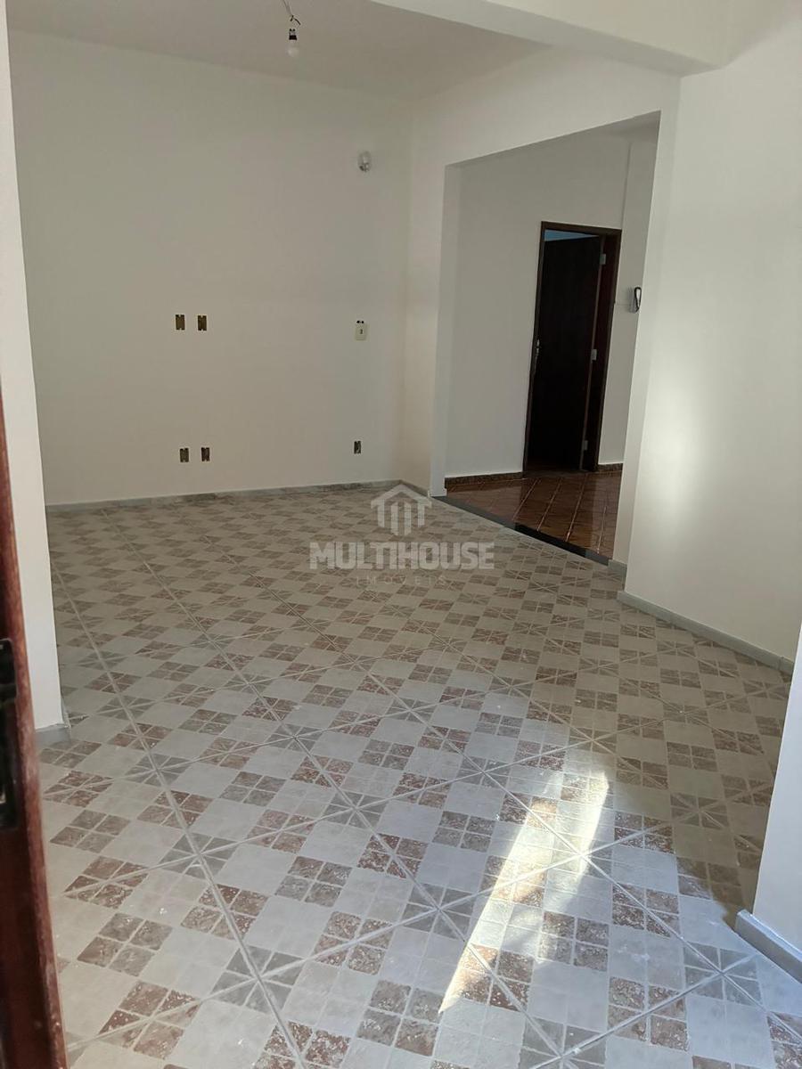 Casa, Santa Branca, 2 Quartos, 0 Vaga, 1 Suíte