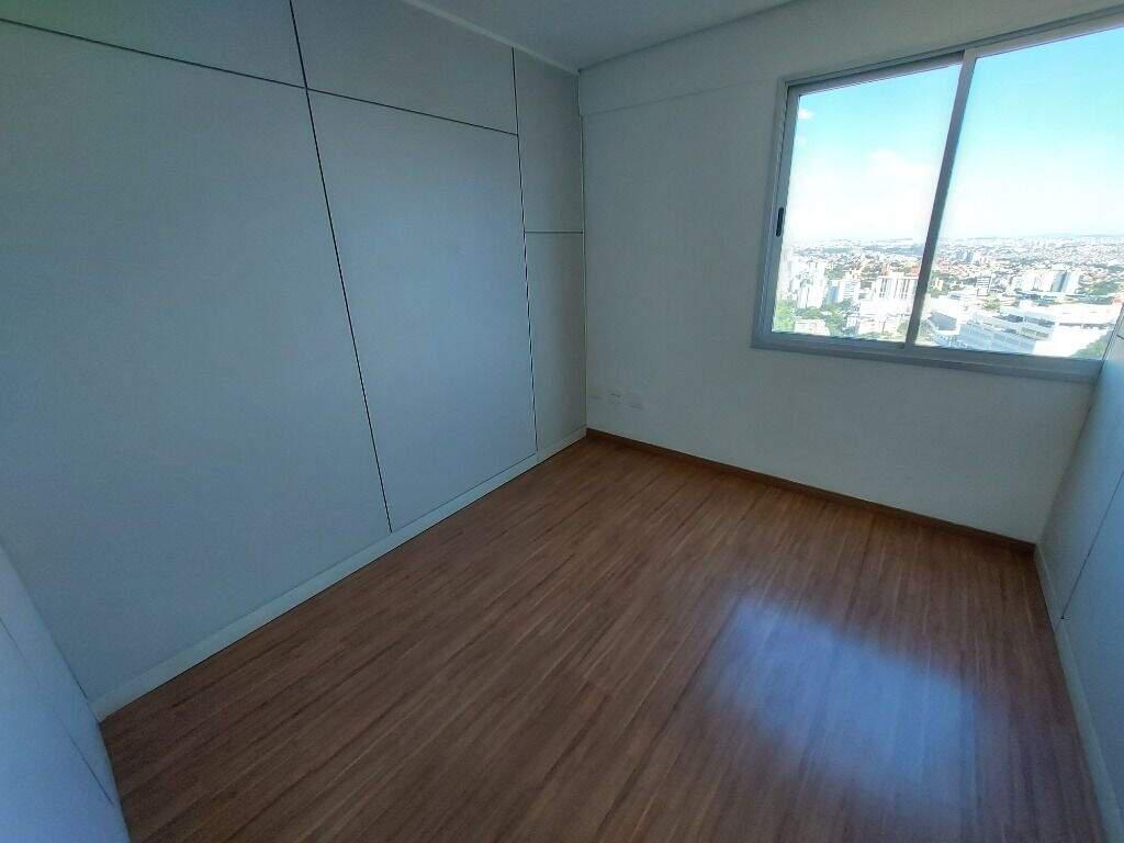 Sala, Estoril, 3 Vagas