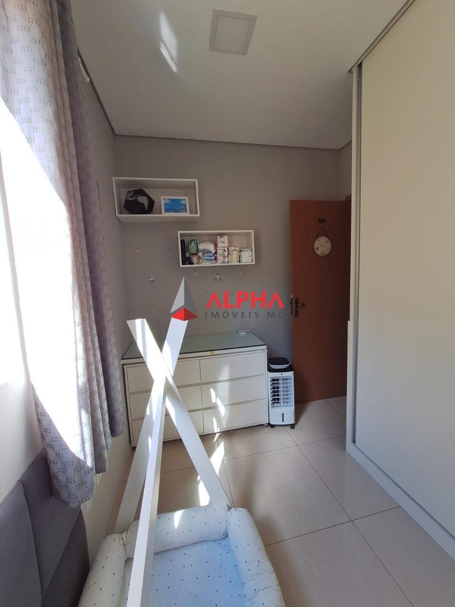 Casa, Palmeiras, 3 Quartos, 4 Vagas, 1 Suíte