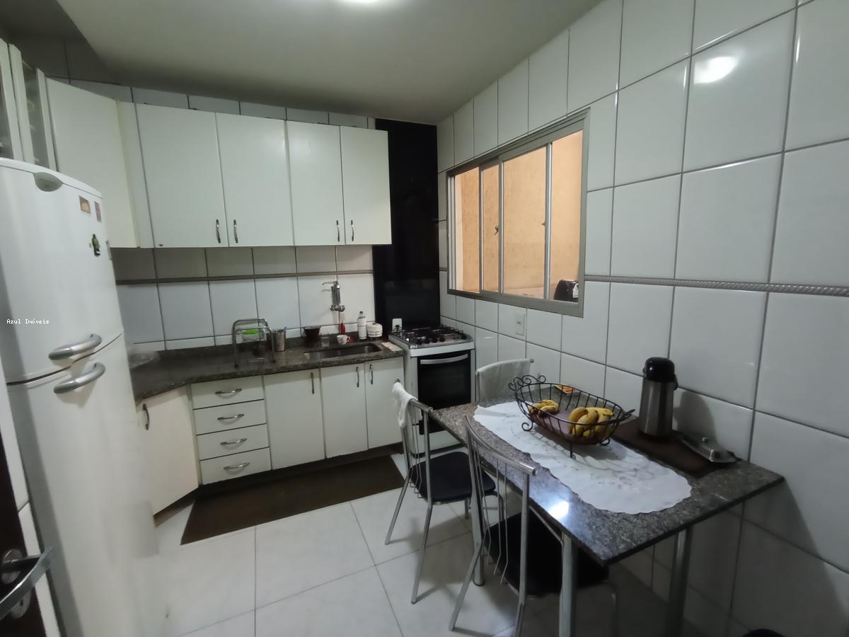 Casa, Santa Branca, 3 Quartos, 2 Vagas, 1 Suíte