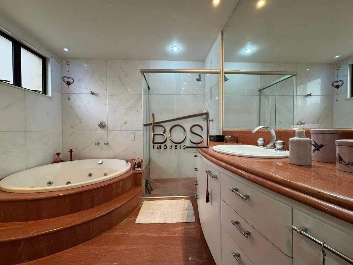 Apartamento, Funcionários, 4 Quartos, 4 Vagas, 2 Suítes