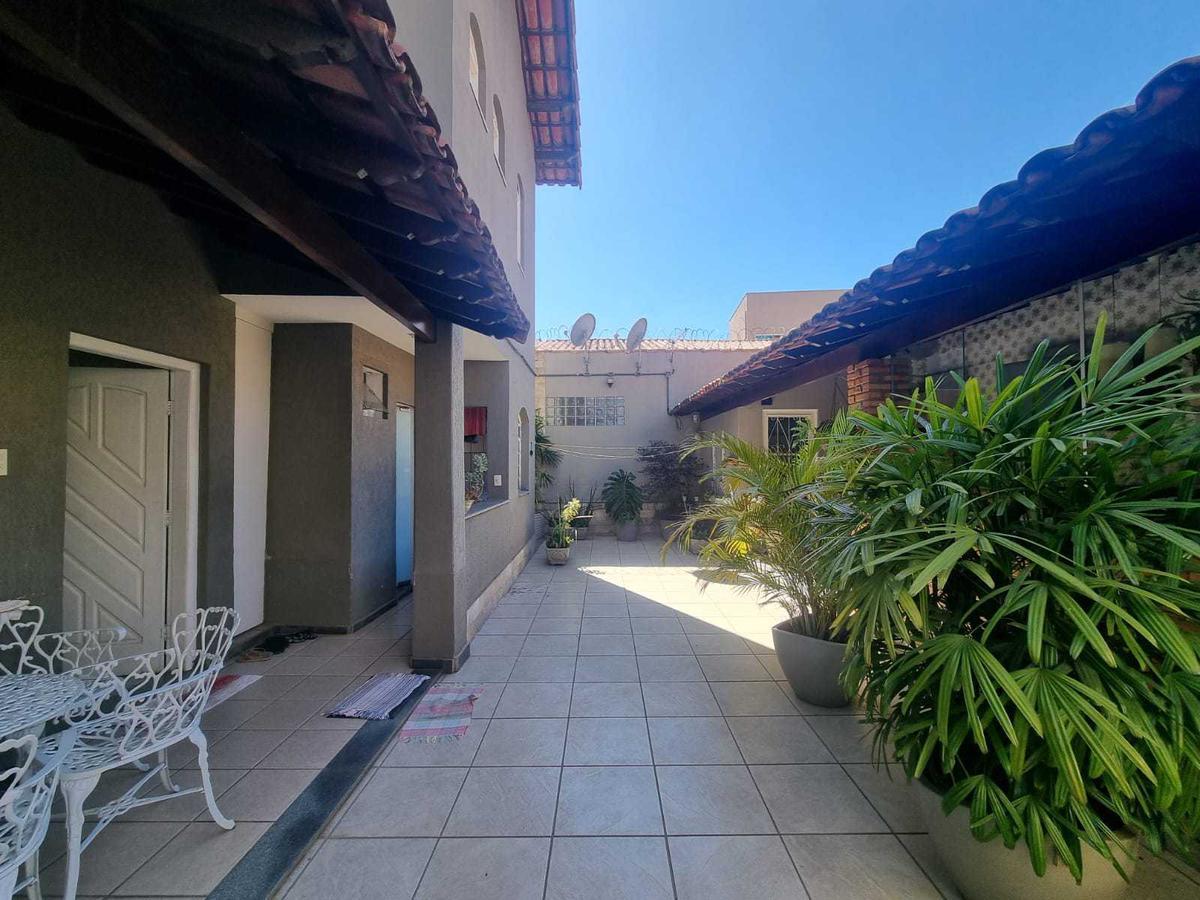 Casa, Jardim Riacho das Pedras, 4 Quartos, 4 Vagas, 1 Suíte