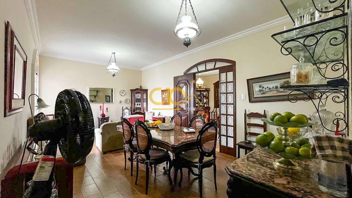 Casa, Cidade Nova, 7 Quartos, 2 Vagas, 1 Suíte