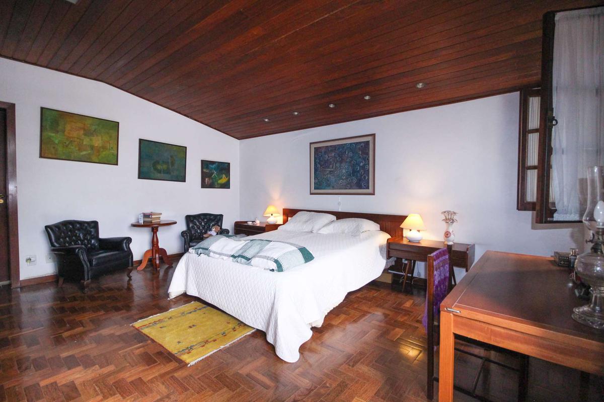 Casa, Serra, 4 Quartos, 5 Vagas, 1 Suíte