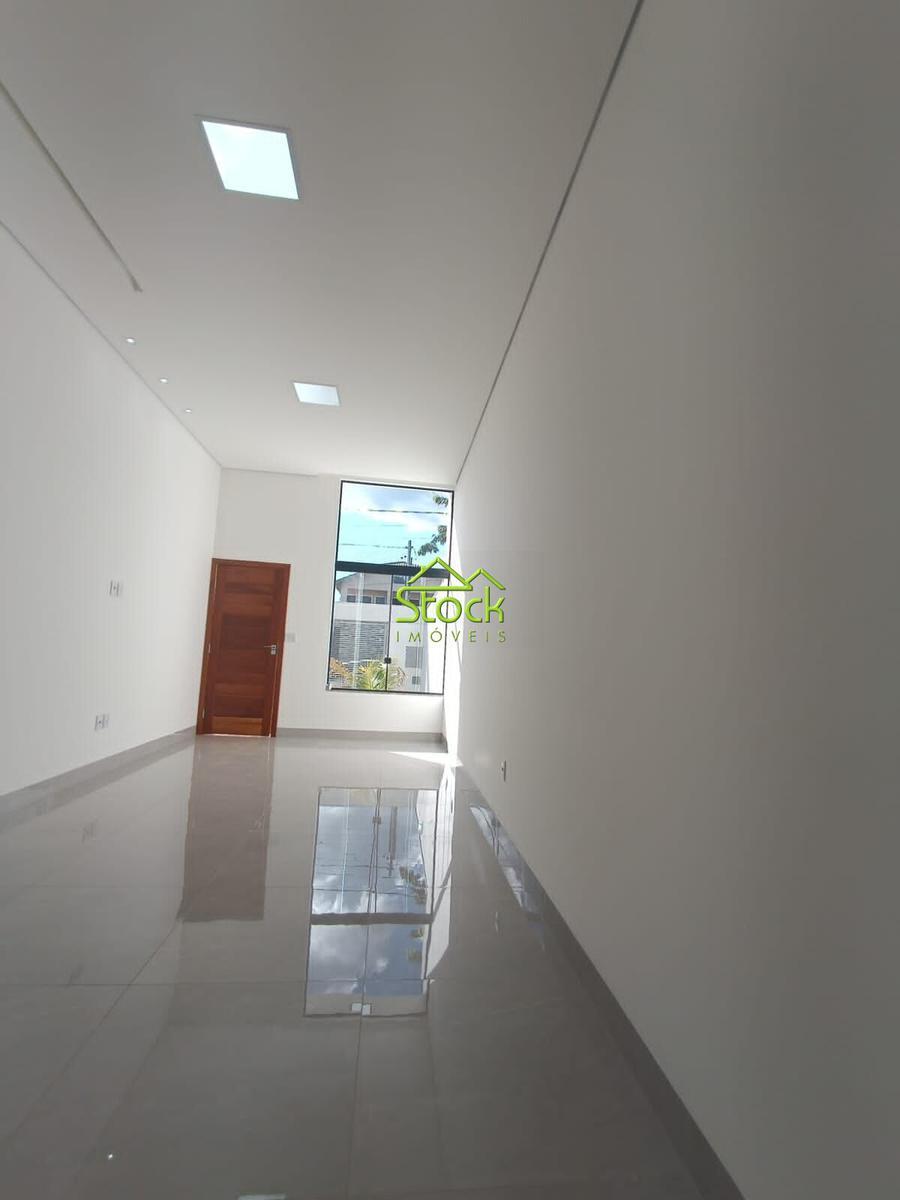 Casa, Jardim Imperial, 3 Quartos, 2 Vagas, 1 Suíte