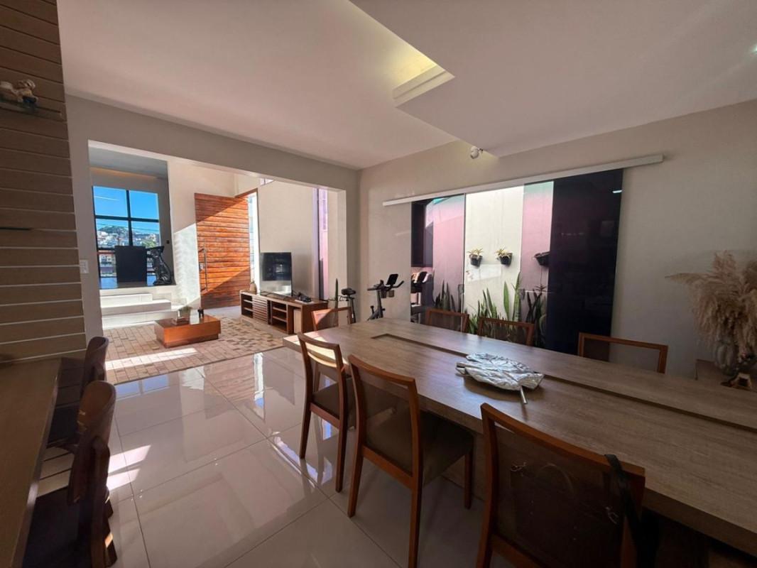 Casa, Campos Elíseos, 3 Quartos, 4 Vagas, 1 Suíte