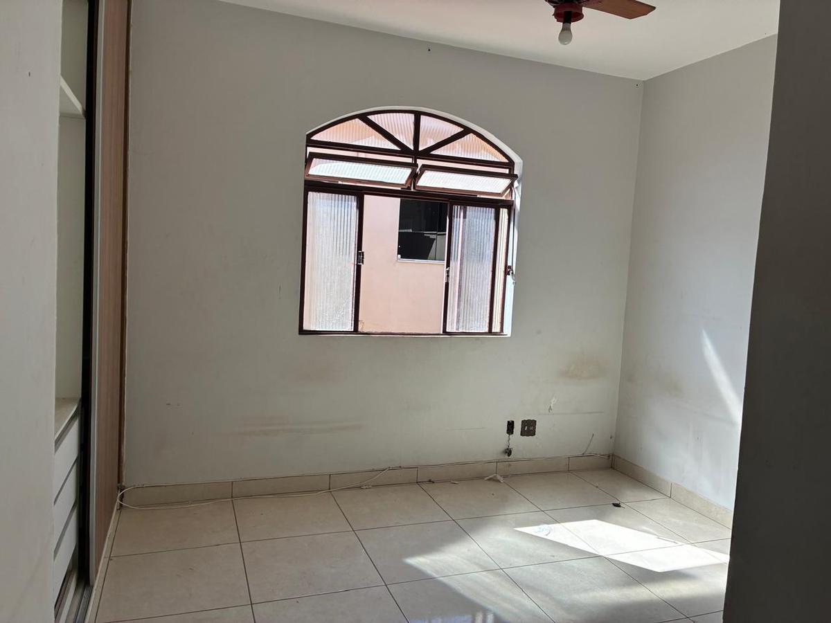 Casa, Santa Branca, 3 Quartos, 3 Vagas, 1 Suíte