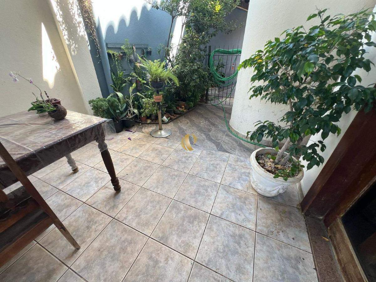 Casa, Vila Brasil, 5 Quartos, 2 Vagas, 1 Suíte