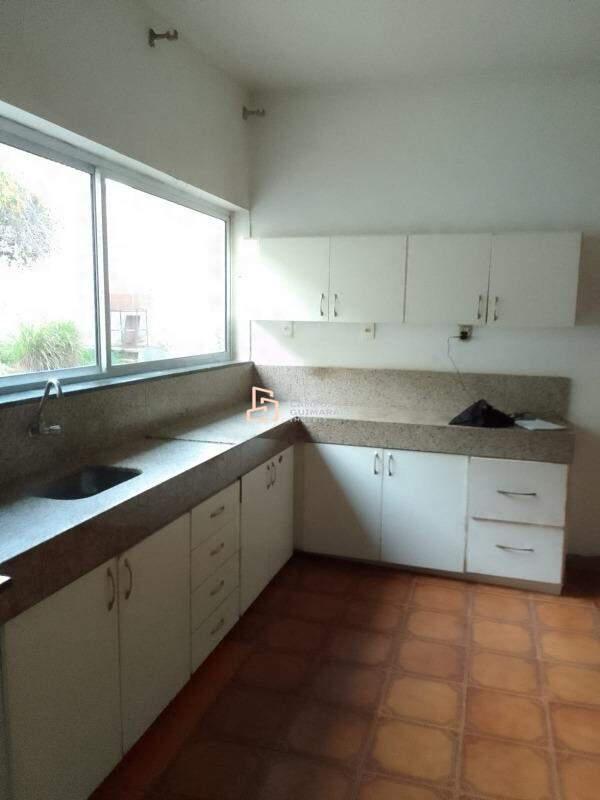 Casa, Industrial, 4 Quartos, 2 Vagas, 1 Suíte