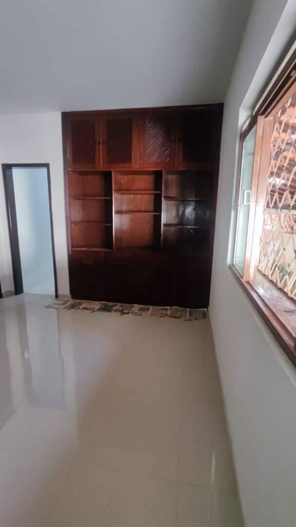 Casa, Centro, 4 Quartos, 5 Vagas, 1 Suíte