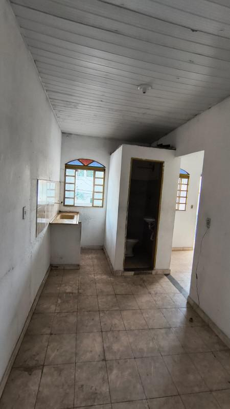 Casa, Industrial, 3 Quartos, 2 Vagas, 1 Suíte