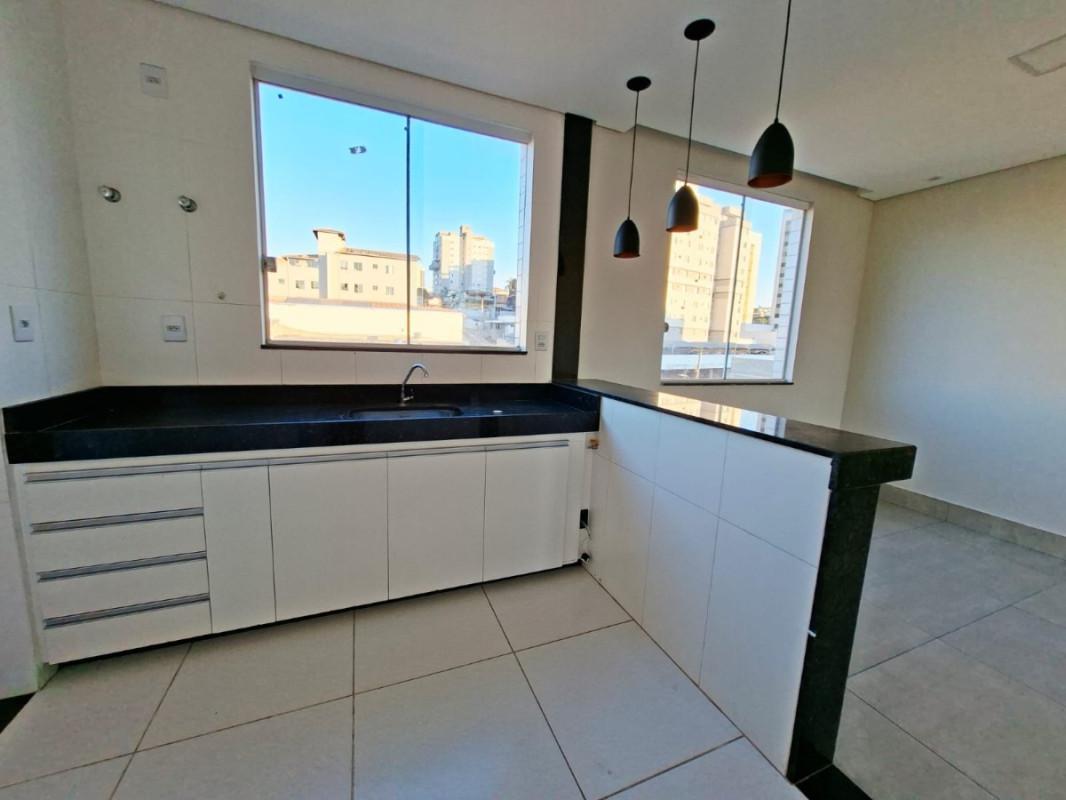 Cobertura, Santa Helena (barreiro), 3 Quartos, 2 Vagas, 1 Suíte