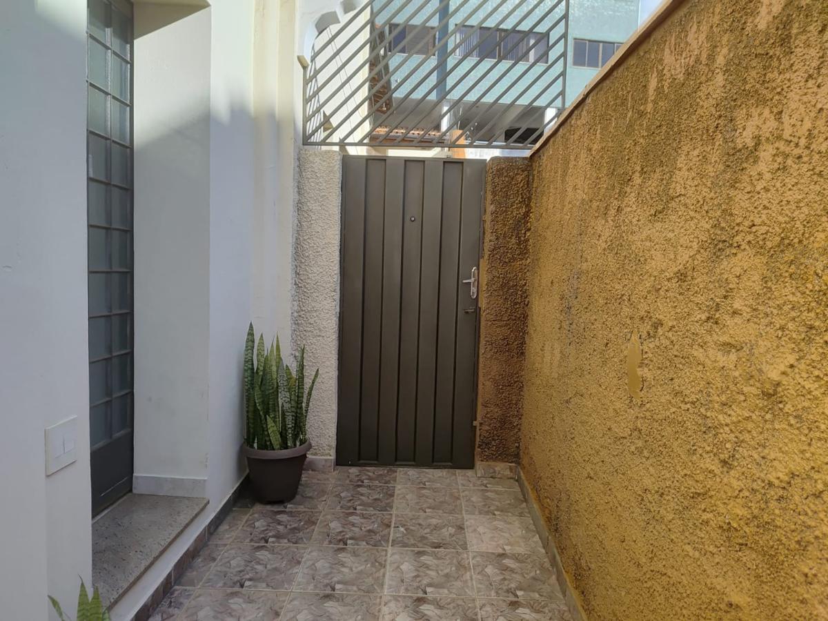 Quitinete, Centro, 1 Quarto, 0 Vaga