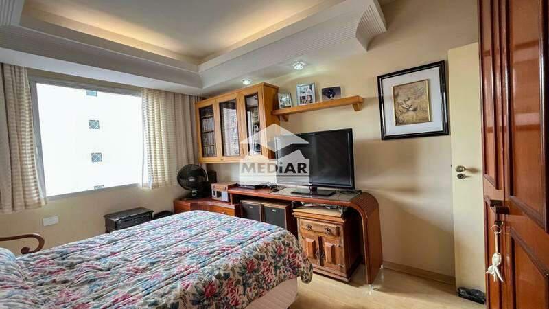 Apartamento, Funcionários, 4 Quartos, 2 Vagas, 1 Suíte