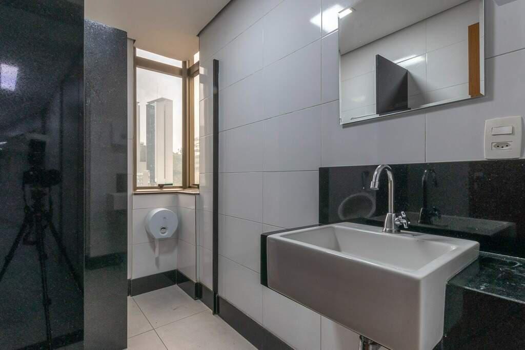 Sala, Vila da Serra, 0 Quarto, 7 Vagas