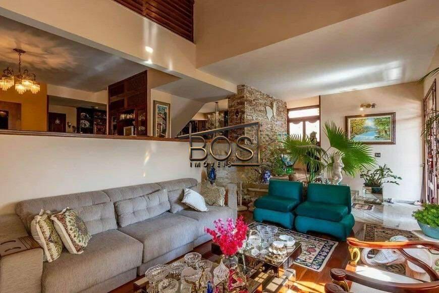 Casa, Mangabeiras, 5 Quartos, 0 Vaga, 1 Suíte