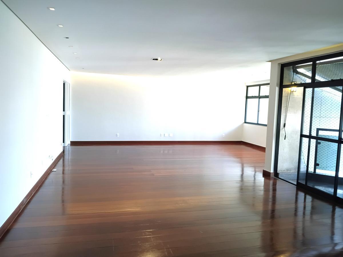 Apartamento, Funcionários, 4 Quartos, 4 Vagas, 2 Suítes