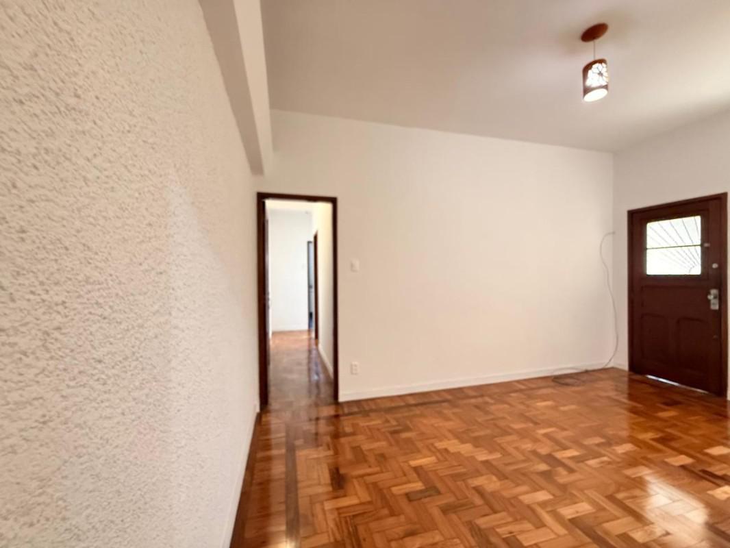 Apartamento, Sagrada Família, 2 Quartos, 1 Vaga